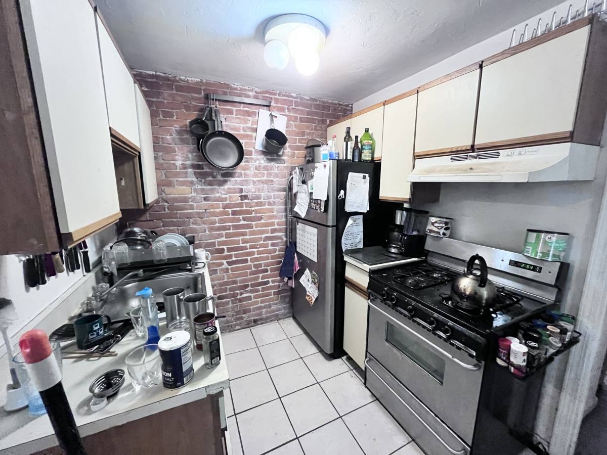 House for rent at 66 Murdock St #1, Brighton, MA 02135