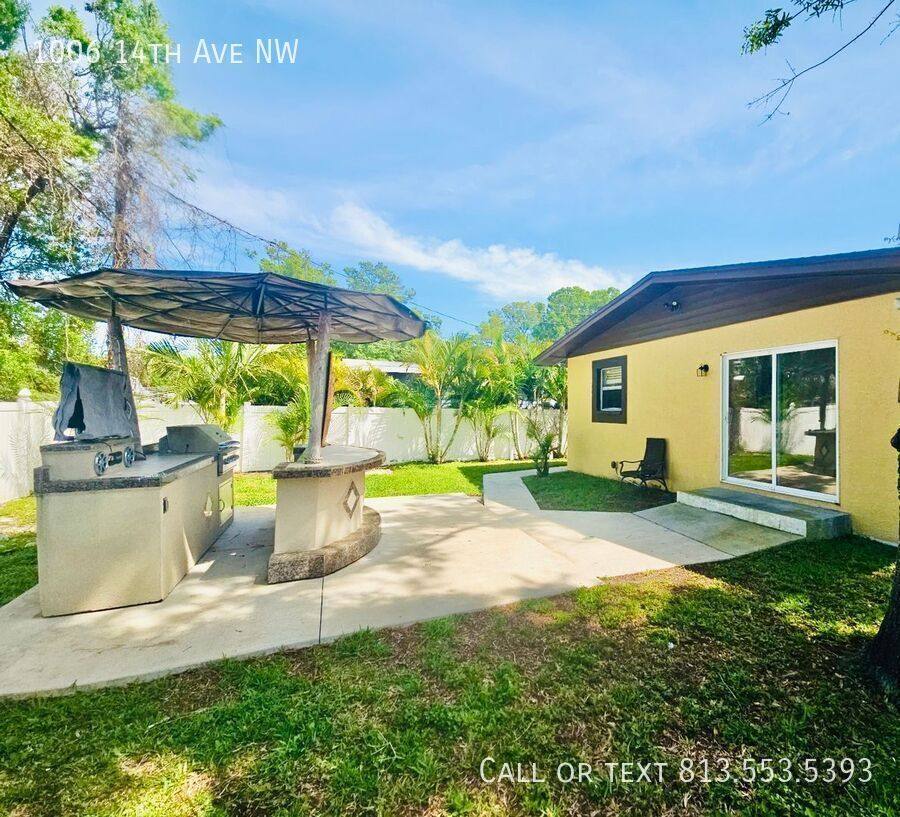 House for rent at 1006 14th Ave NW, Largo, FL 33770