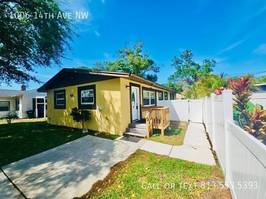 House for rent at 1006 14th Ave NW, Largo, FL 33770