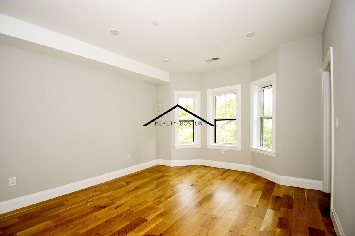 Apartment for rent at 348 Chelsea #3, East Boston, MA 02128