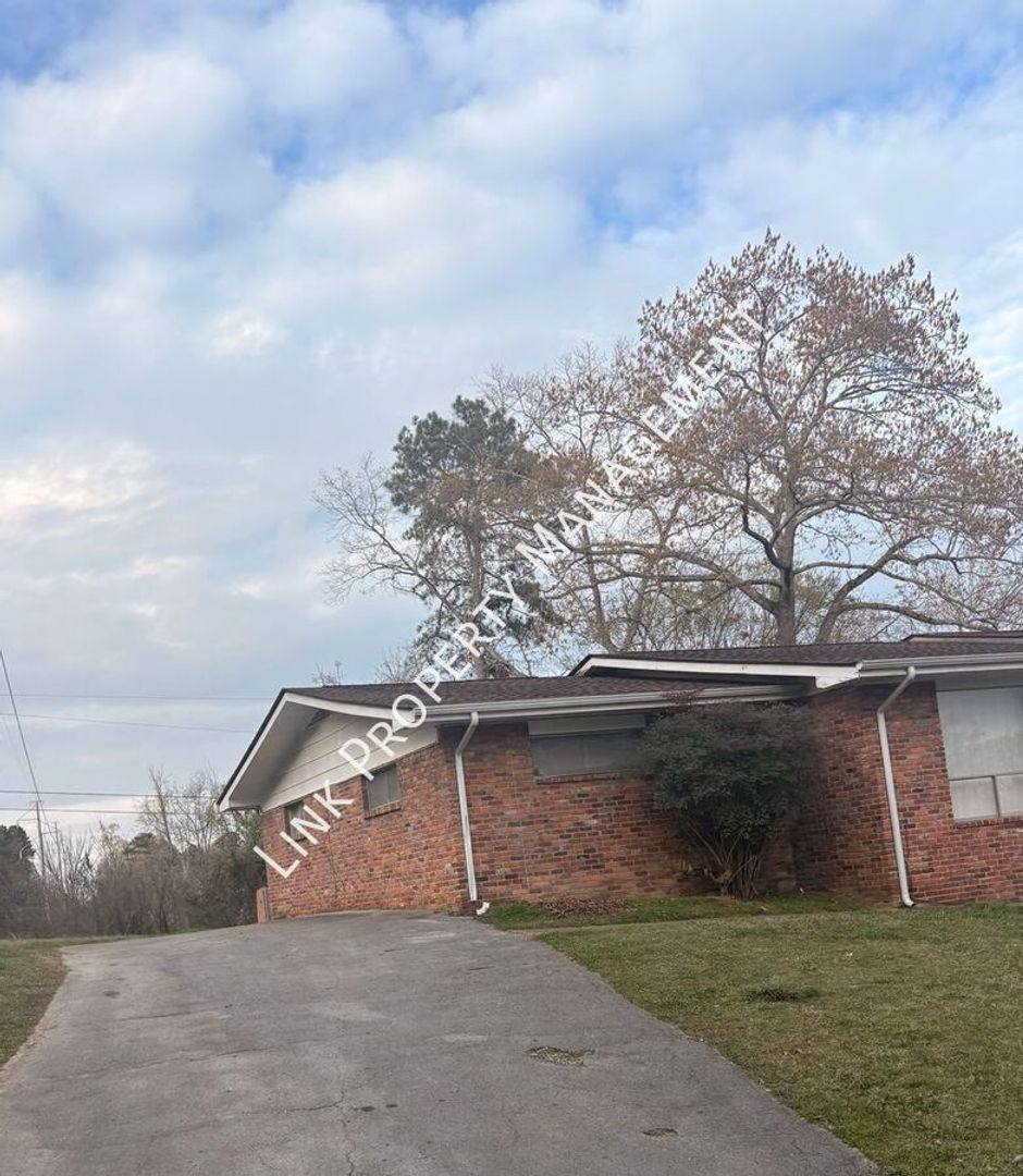 Apartment for rent at 3403 3405 Gail Dr, Chattanooga, TN 37412
