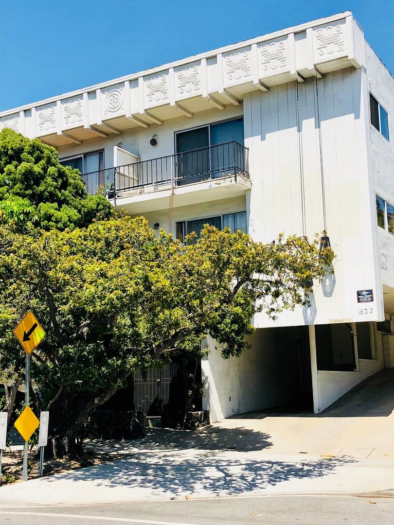 Apartment for rent at 1622 Sbeverly Glen Blvd, Los Angeles, CA 90024