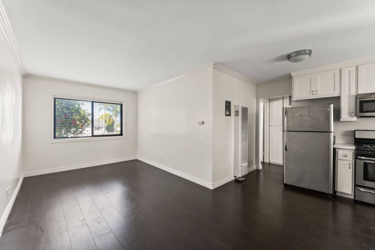 Apartment for rent at 4104 E 7th St, Long Beach, CA 90804