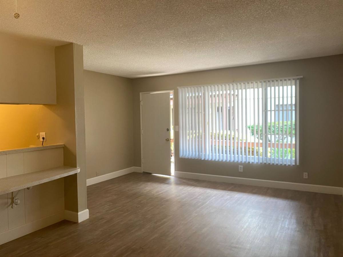 Apartment for rent at 16661 E McFadden Ave, Tustin, CA 92780