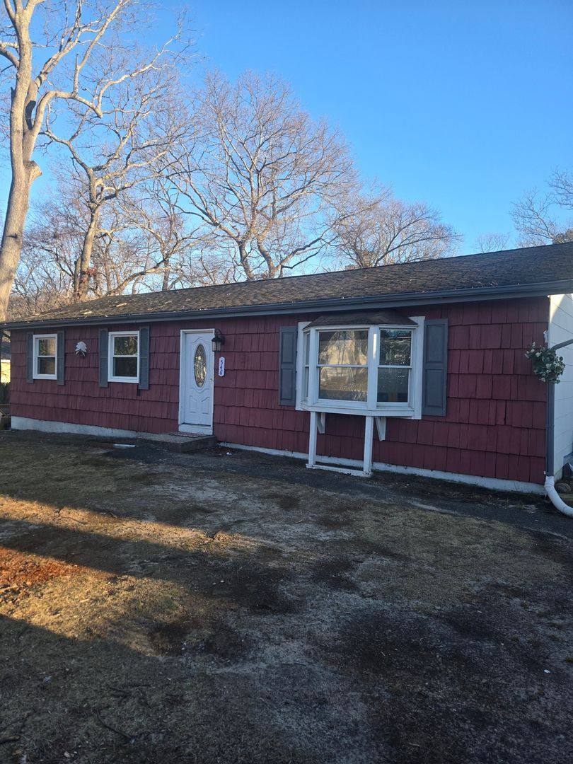 House for rent at 546 Granny Rd, Medford, NY 11763