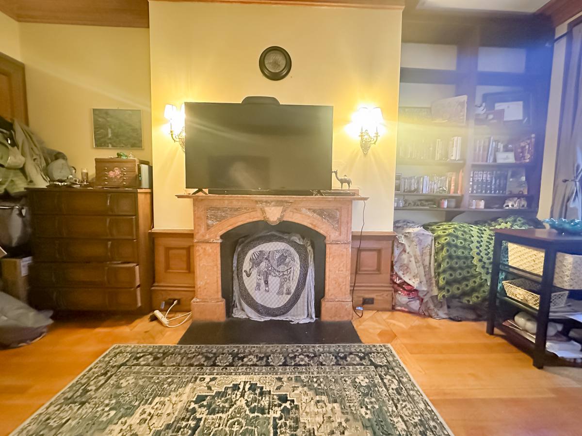 Apartment for rent at 319 Dartmouth St #1, Boston, MA 02116