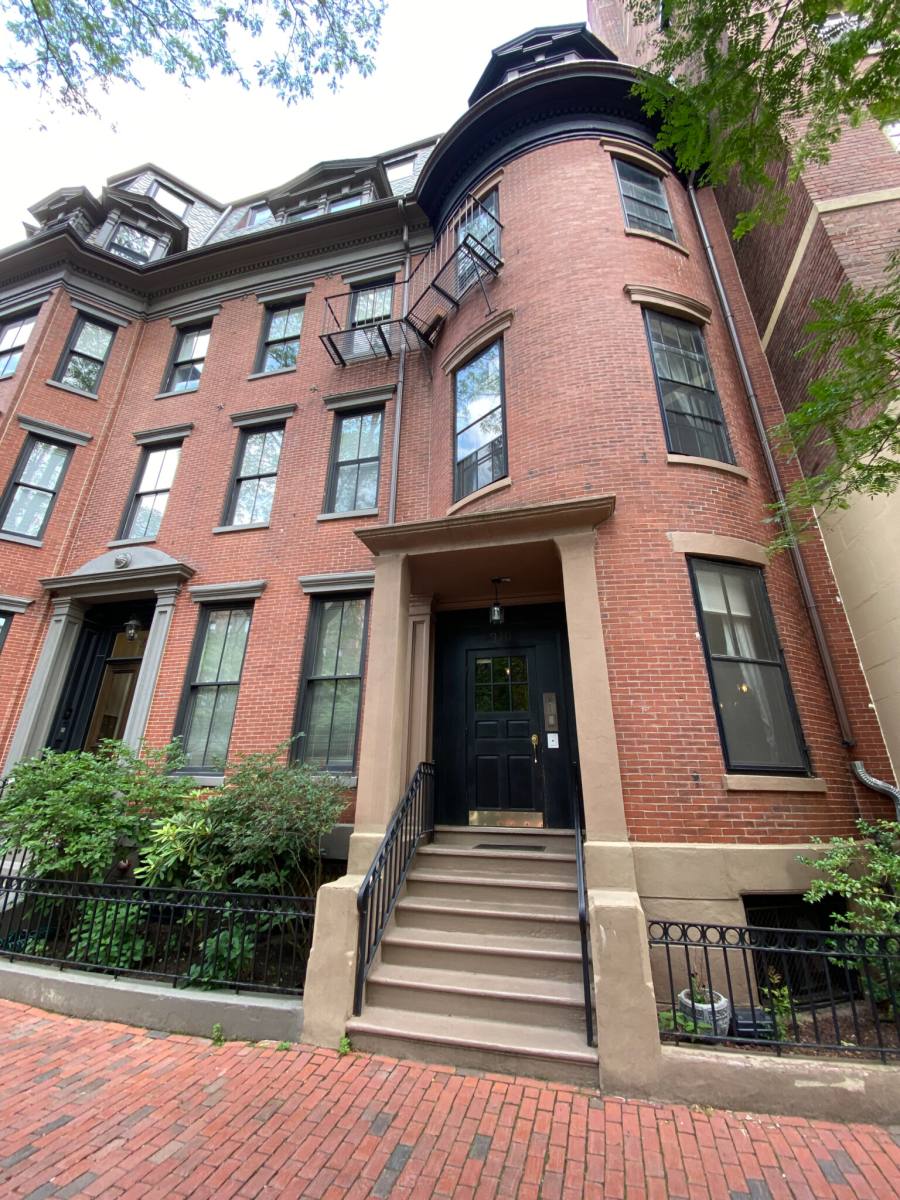 Apartment for rent at 319 Dartmouth St #1, Boston, MA 02116