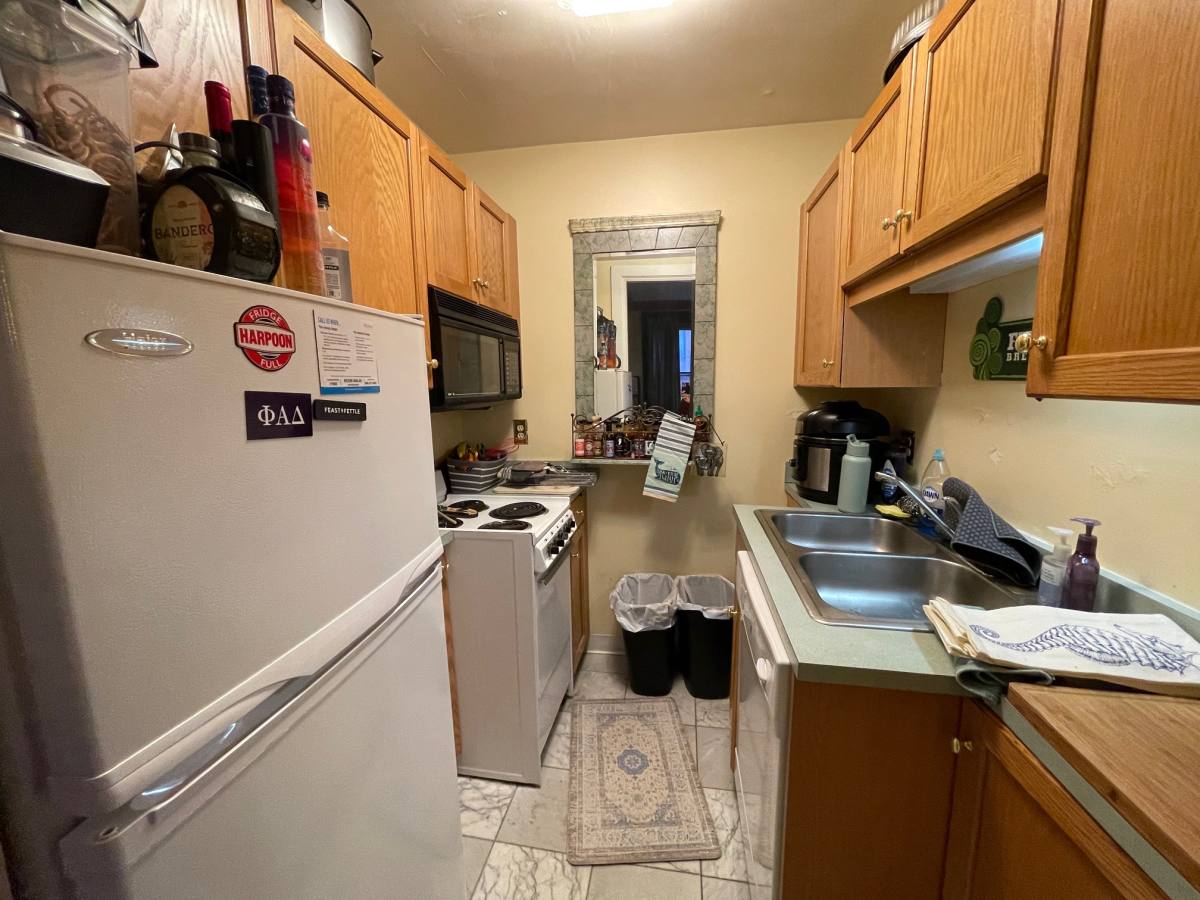 Apartment for rent at 319 Dartmouth St #1, Boston, MA 02116
