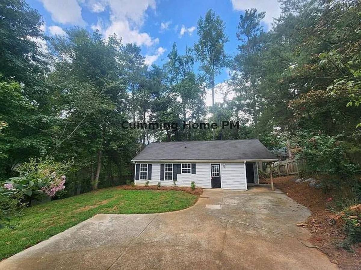 House for rent at 8930 Continental Trail, Gainesville, GA 30506