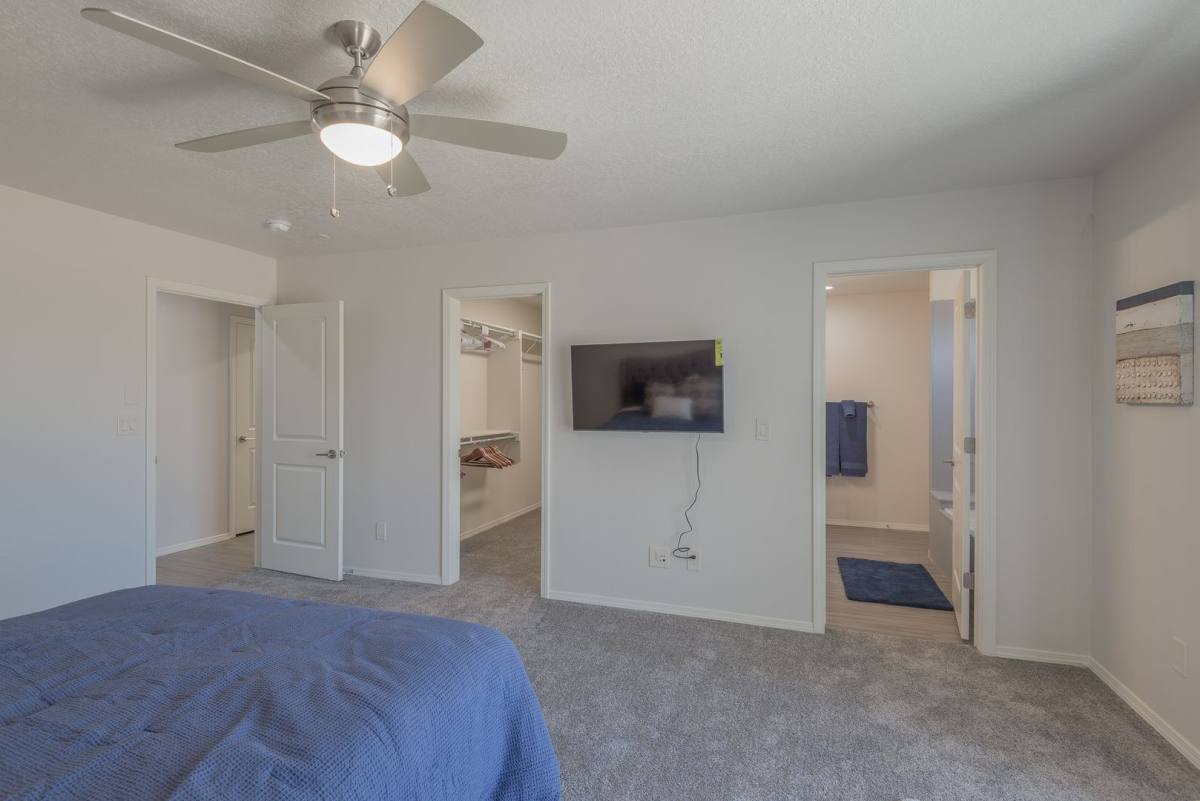 Townhouse for rent at 8801 Horizon Way NE, Albuquerque, NM 87113