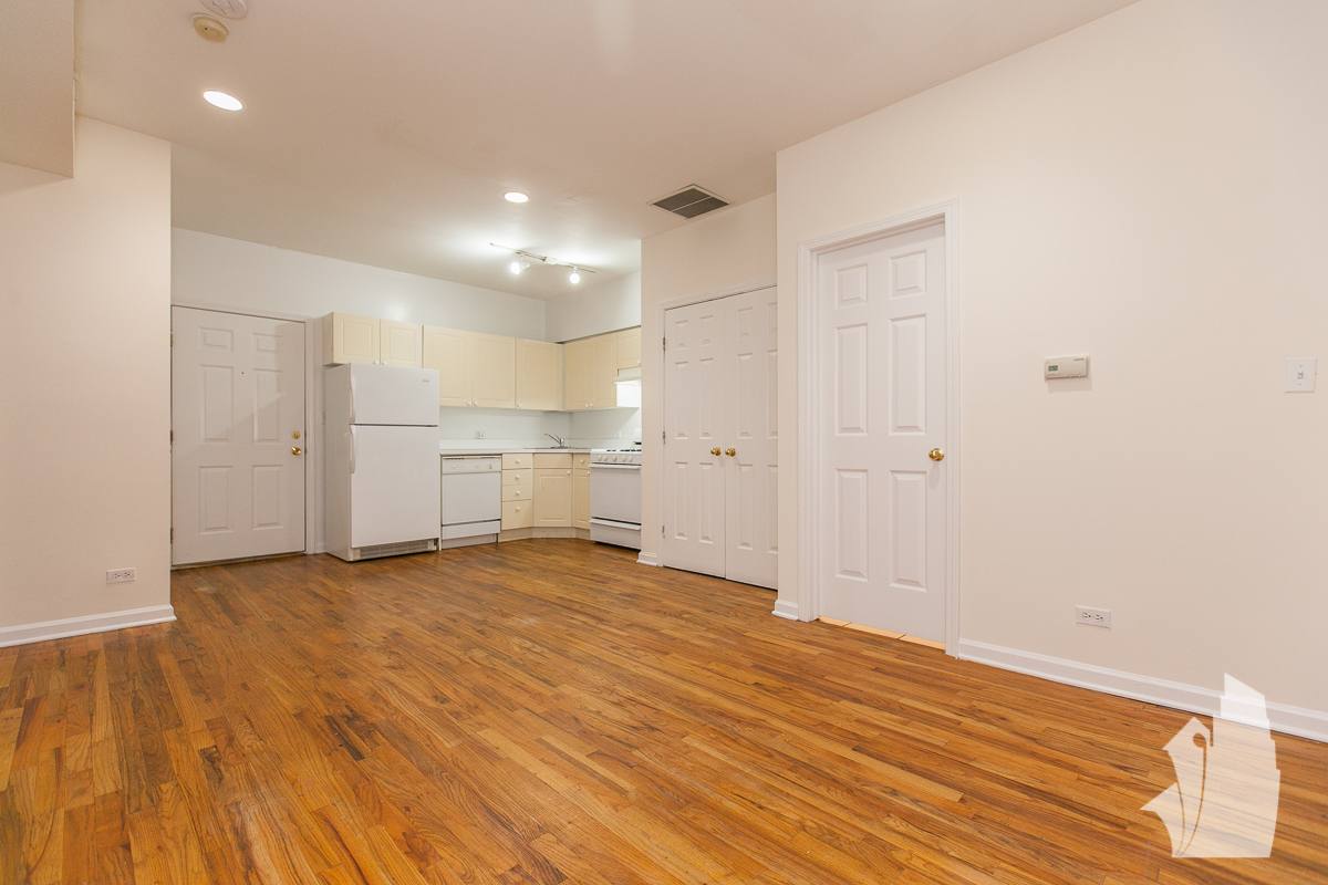 Apartment for rent at 917 W Dakin St #403, Chicago, IL 60613
