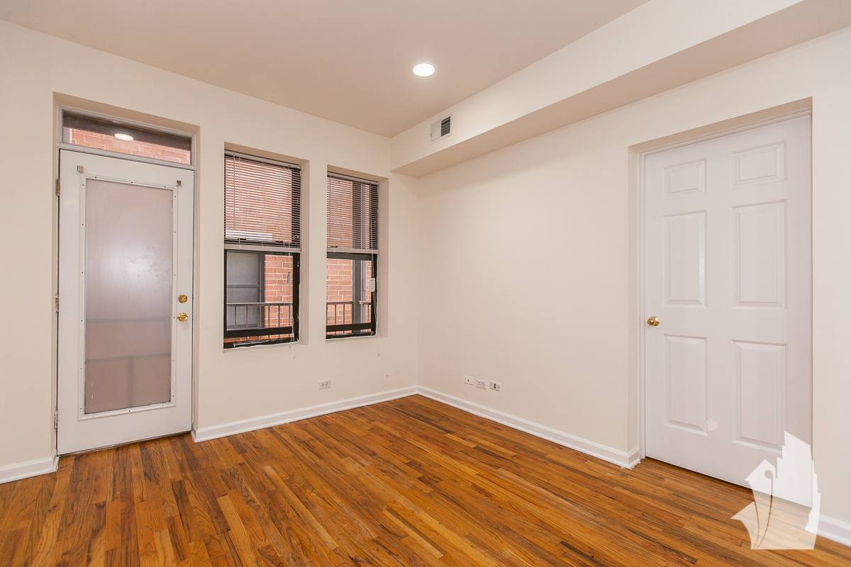 Apartment for rent at 917 W Dakin St #403, Chicago, IL 60613