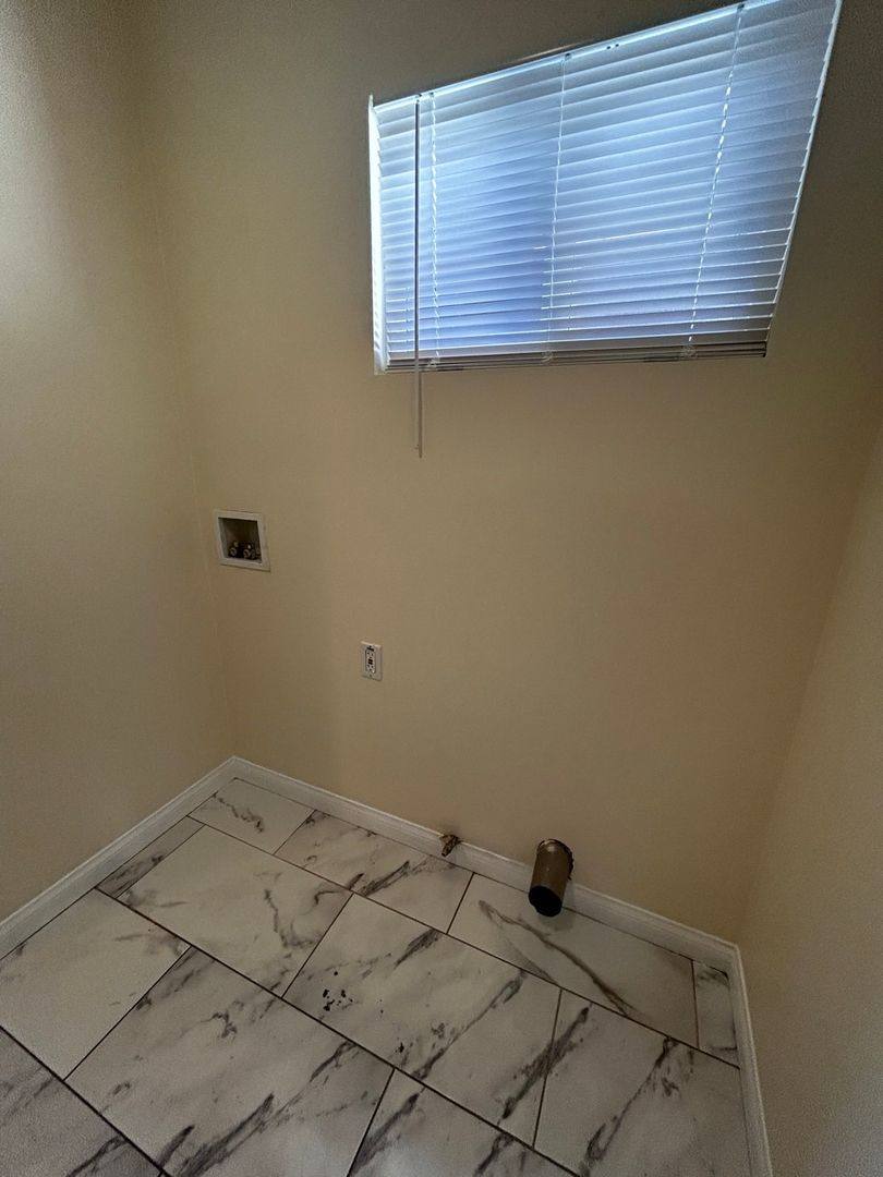 Apartment for rent at 710 Bradshawe Ave, Los Angeles, CA 90022