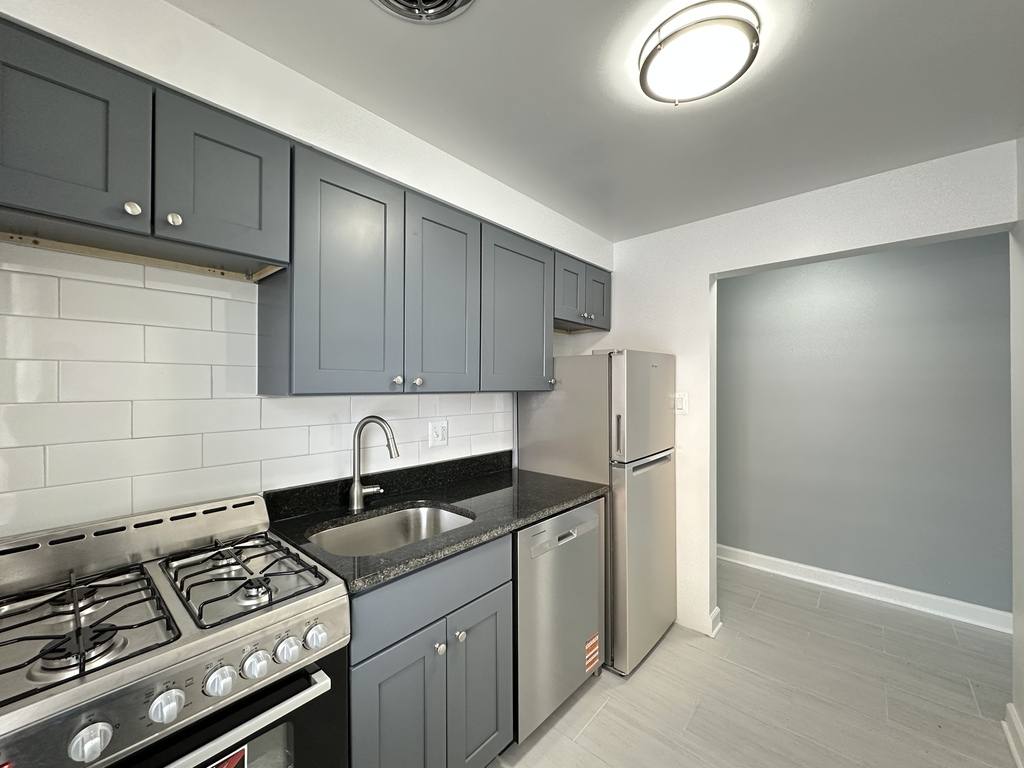 Apartment for rent at 6715 California #DNG, Chicago, IL 60645
