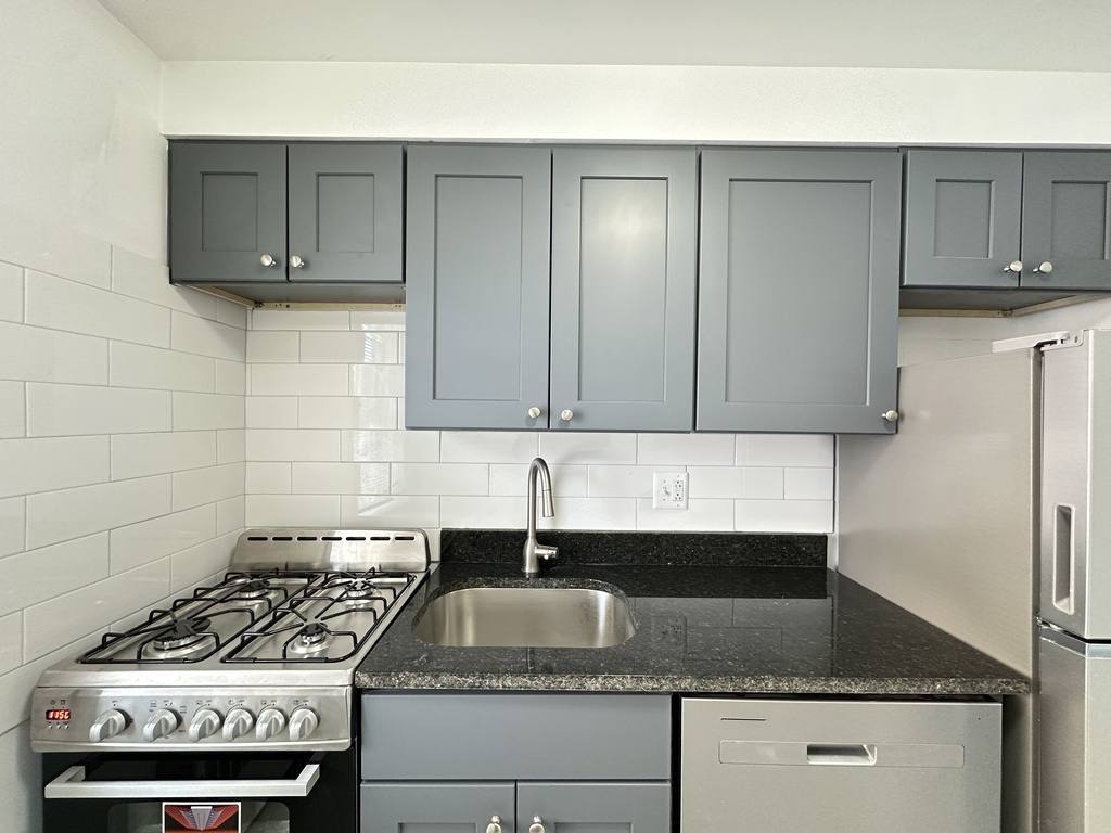 Apartment for rent at 6715 California #DNG, Chicago, IL 60645