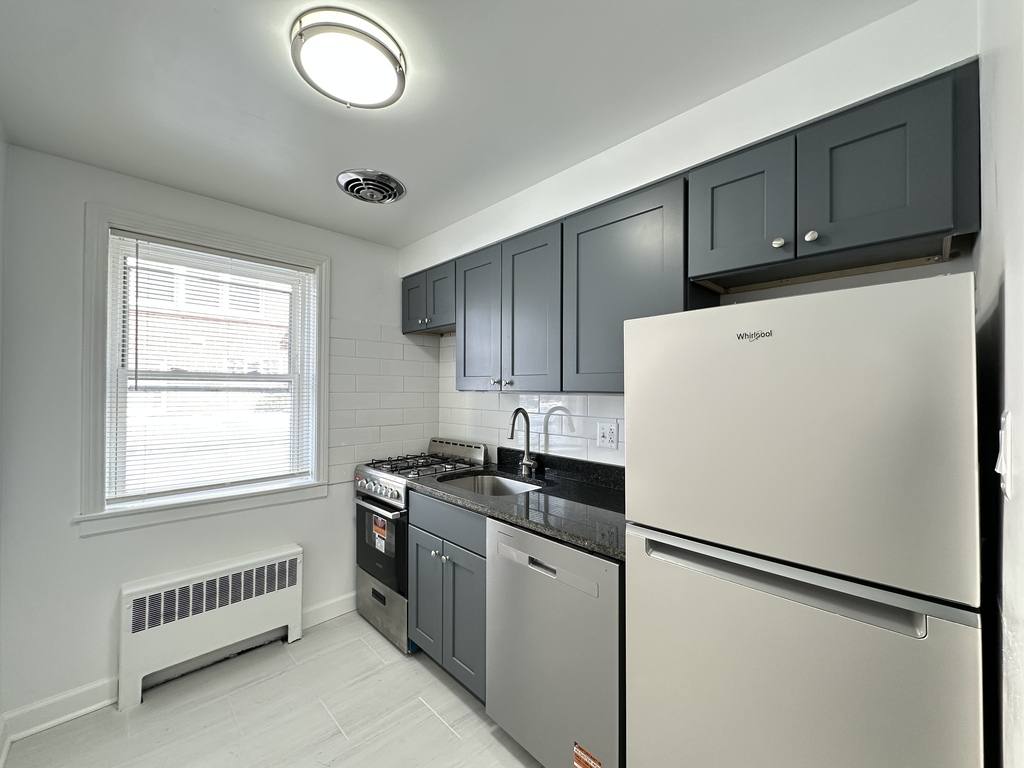 Apartment for rent at 6715 California #DNG, Chicago, IL 60645