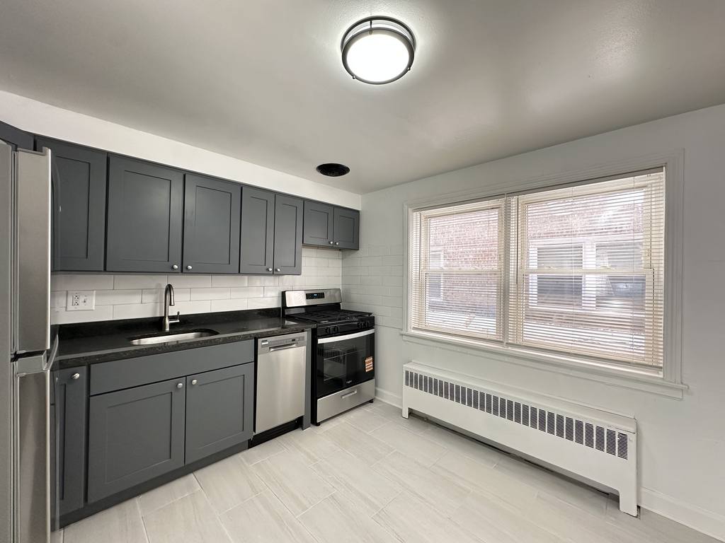 Apartment for rent at 6721 California #DWG, Chicago, IL 60645