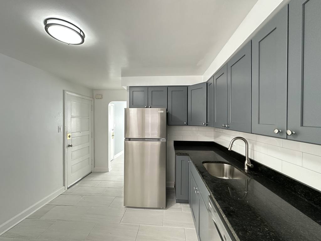 Apartment for rent at 6721 California #DWG, Chicago, IL 60645