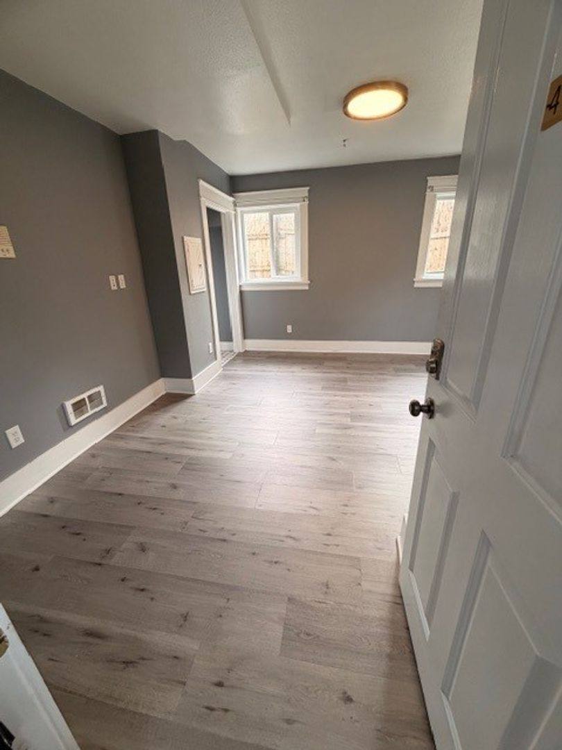 Apartment for rent at 1543 Exchange St, Astoria, OR 97103
