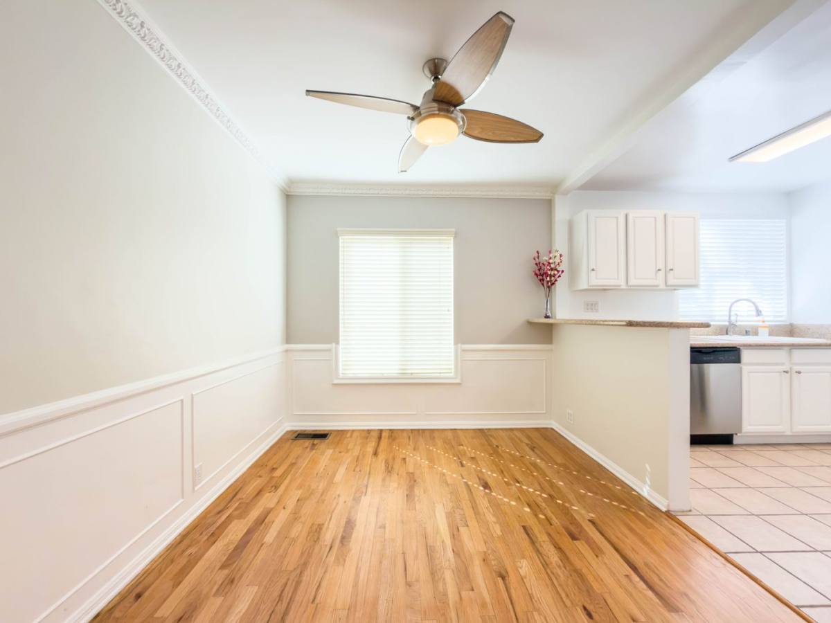 Apartment for rent at 10428 Riverside Dr, North Hollywood, CA 91602