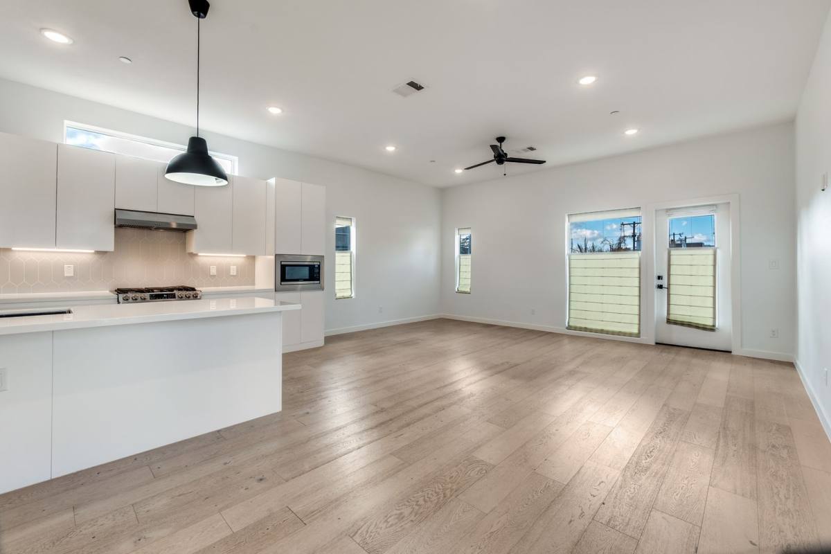 Condo for rent at 1505 N Garrett, Dallas, TX 75206