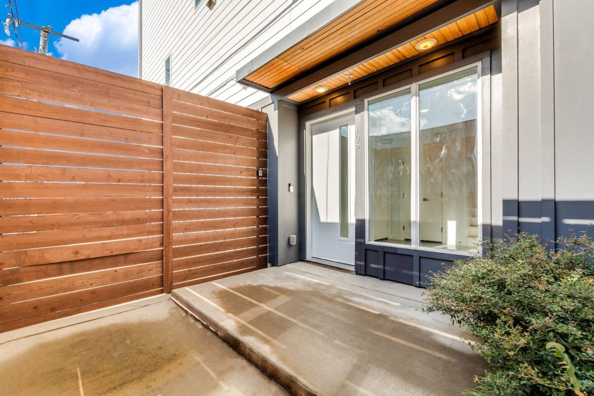 Condo for rent at 1505 N Garrett, Dallas, TX 75206