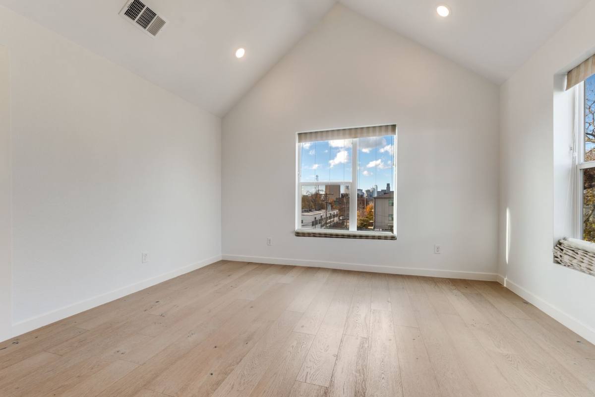 Condo for rent at 1505 N Garrett, Dallas, TX 75206