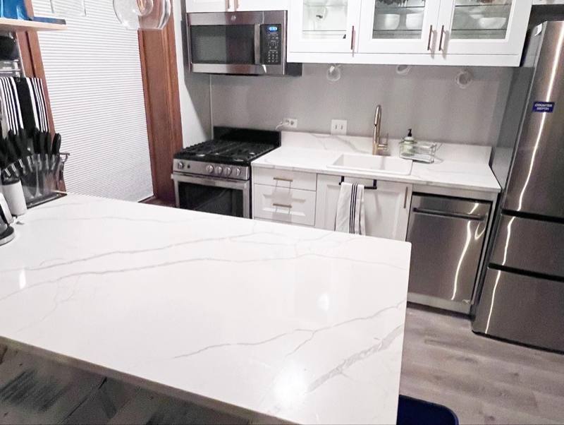 Apartment for rent at 550 W Surf St C211 #211, Chicago, IL 60657