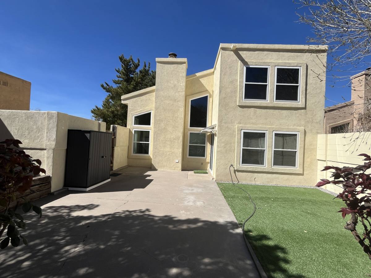 Townhouse for rent at 5204 Edwards Dr NE, Albuquerque, NM 87111