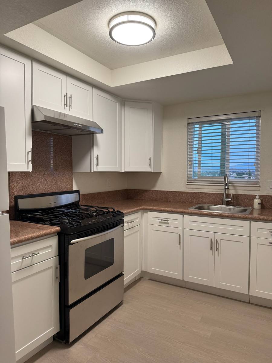 Apartment for rent at 16321 Siskiyou Rd #6, Apple Valley, CA 92307