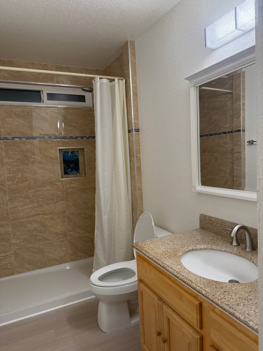 Apartment for rent at 16321 Siskiyou Rd #6, Apple Valley, CA 92307