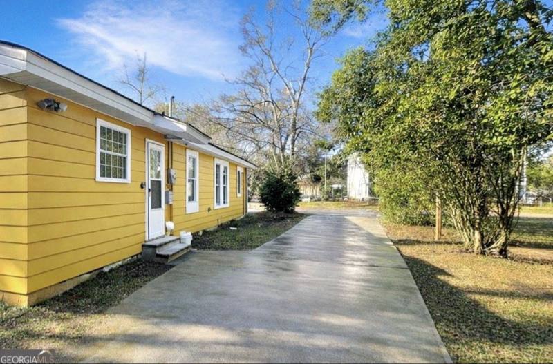 House for rent at 305 Chestnut St, Fort Valley, GA 31030