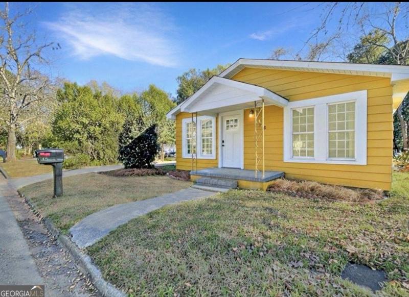 House for rent at 305 Chestnut St, Fort Valley, GA 31030