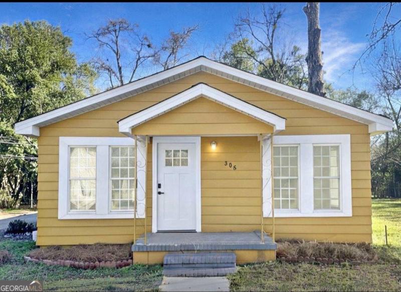 House for rent at 305 Chestnut St, Fort Valley, GA 31030