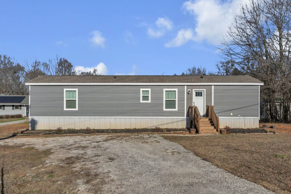 House for rent at 1949 Old Grove Rd, Piedmont, SC 29673