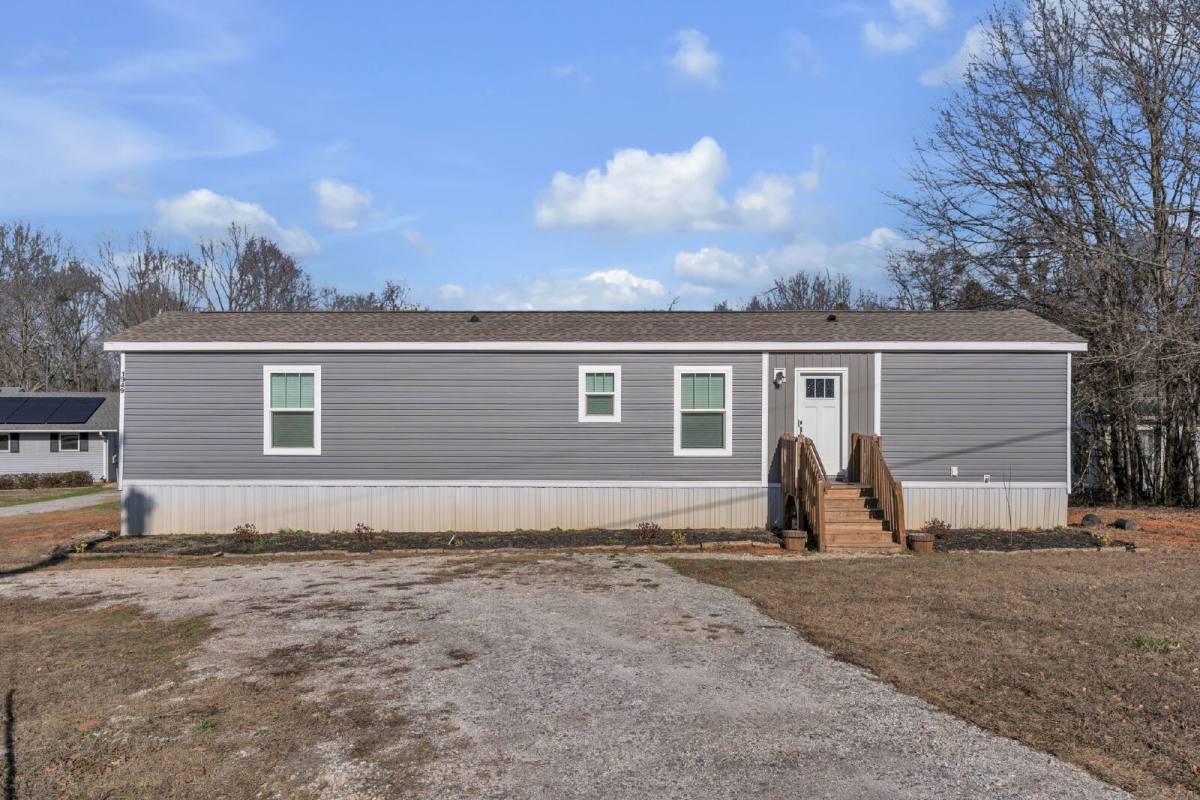 House for rent at 1949 Old Grove Rd, Piedmont, SC 29673
