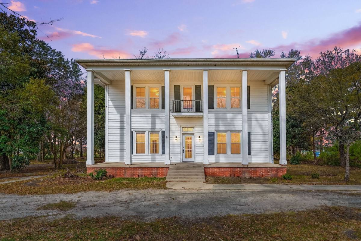 House for rent at 409 Meadow Rd, Lumberton, NC 28358