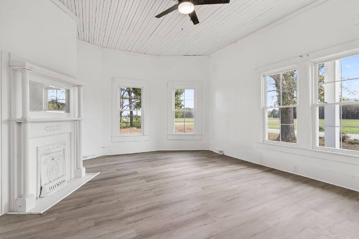 House for rent at 409 Meadow Rd, Lumberton, NC 28358