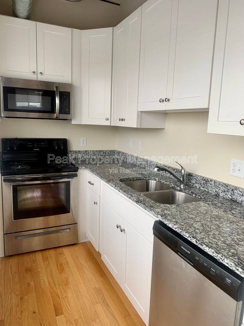 Apartment for rent at 2709 W Broad St #1, Richmond, VA 23220