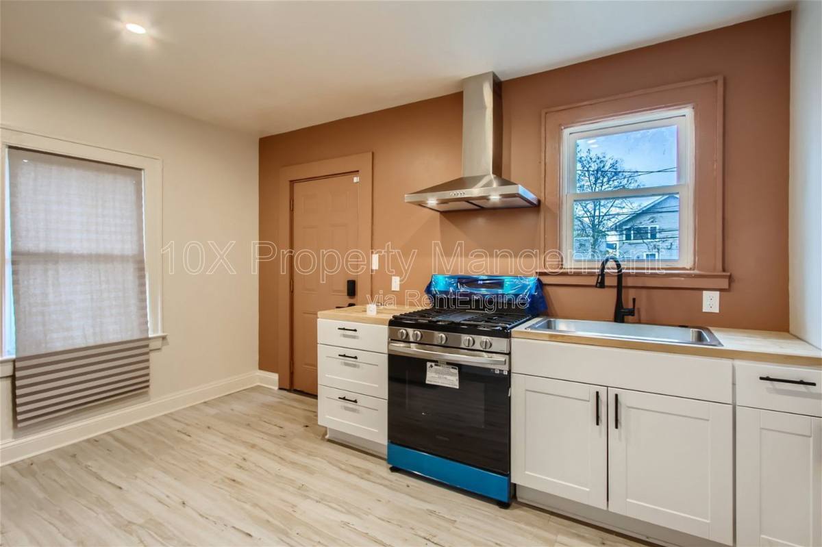 Apartment for rent at 1097 E 16th Ave, Columbus, OH 43211