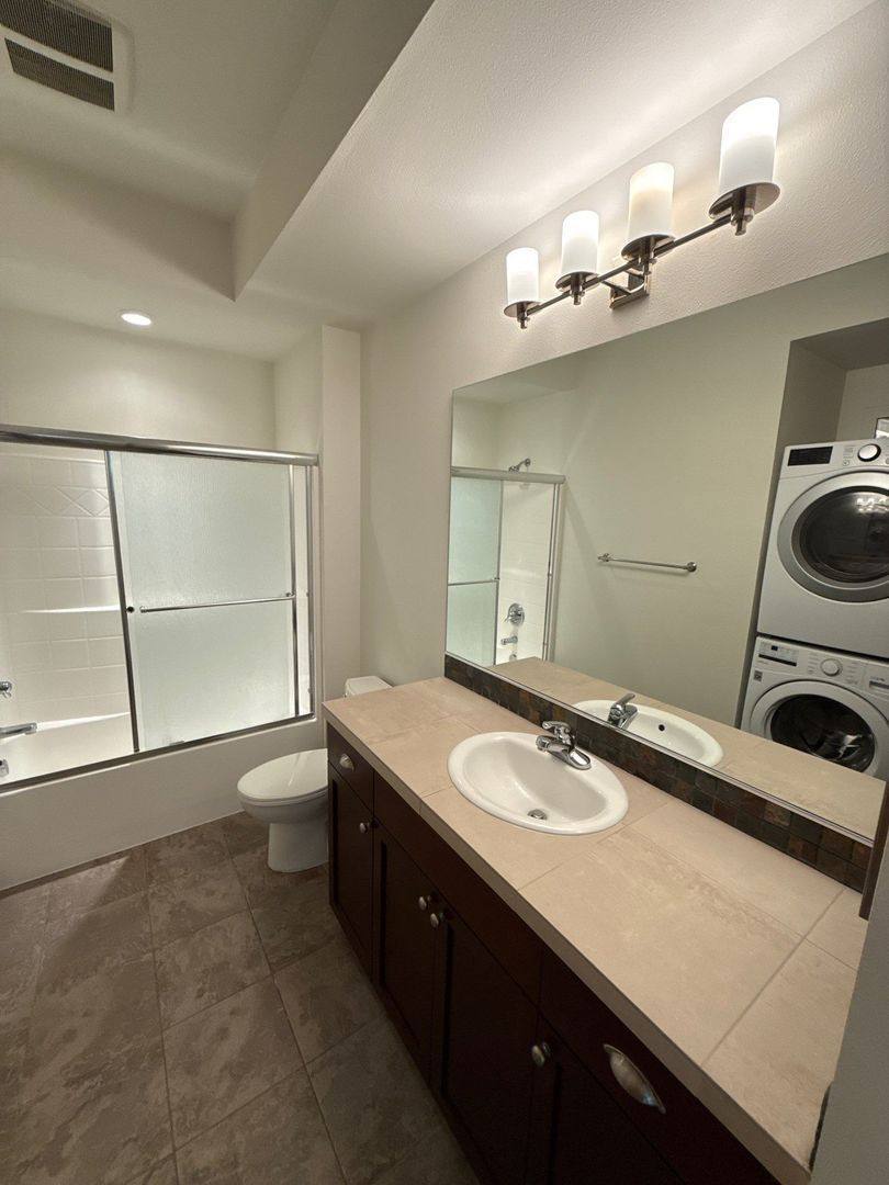 Apartment for rent at 160 Liberty St NE #305, Salem, OR 97301