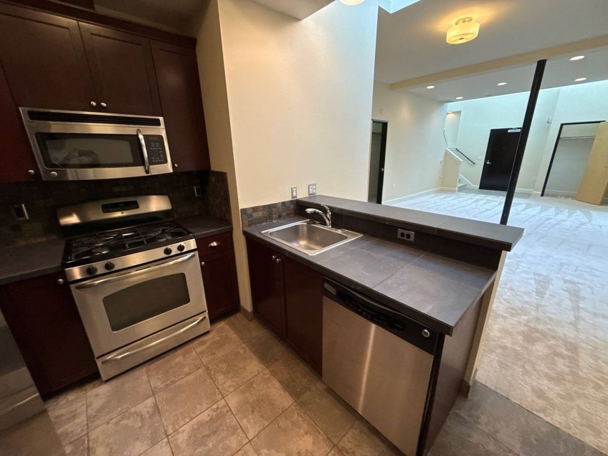 Apartment for rent at 160 Liberty St NE #305, Salem, OR 97301