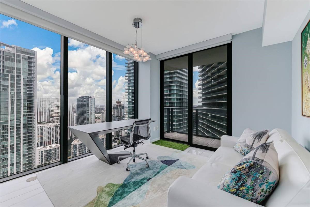 Apartment for rent at 3131 NE 7th Ave #4001, Miami, FL 33137