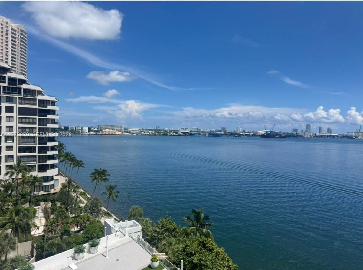 Apartment for rent at 770 Claughton Island Dr #1013, Miami, FL 33131