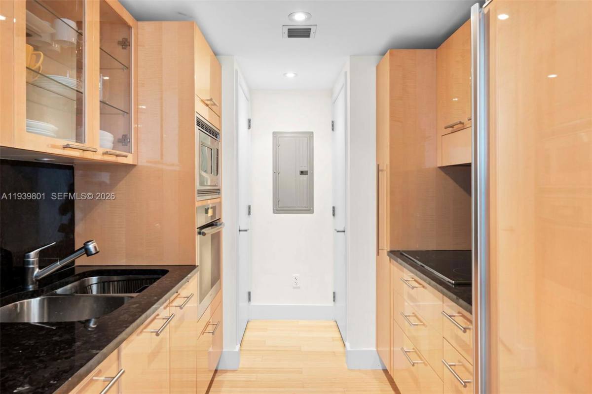 Condo for rent at 6801 Collins Ave #1409, Miami Beach, FL 33141