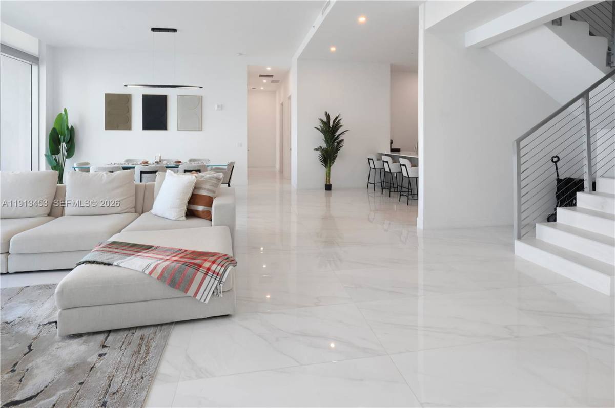 Condo for rent at 17550 Collins Ave #PH2, North Miami Beach, FL 33160