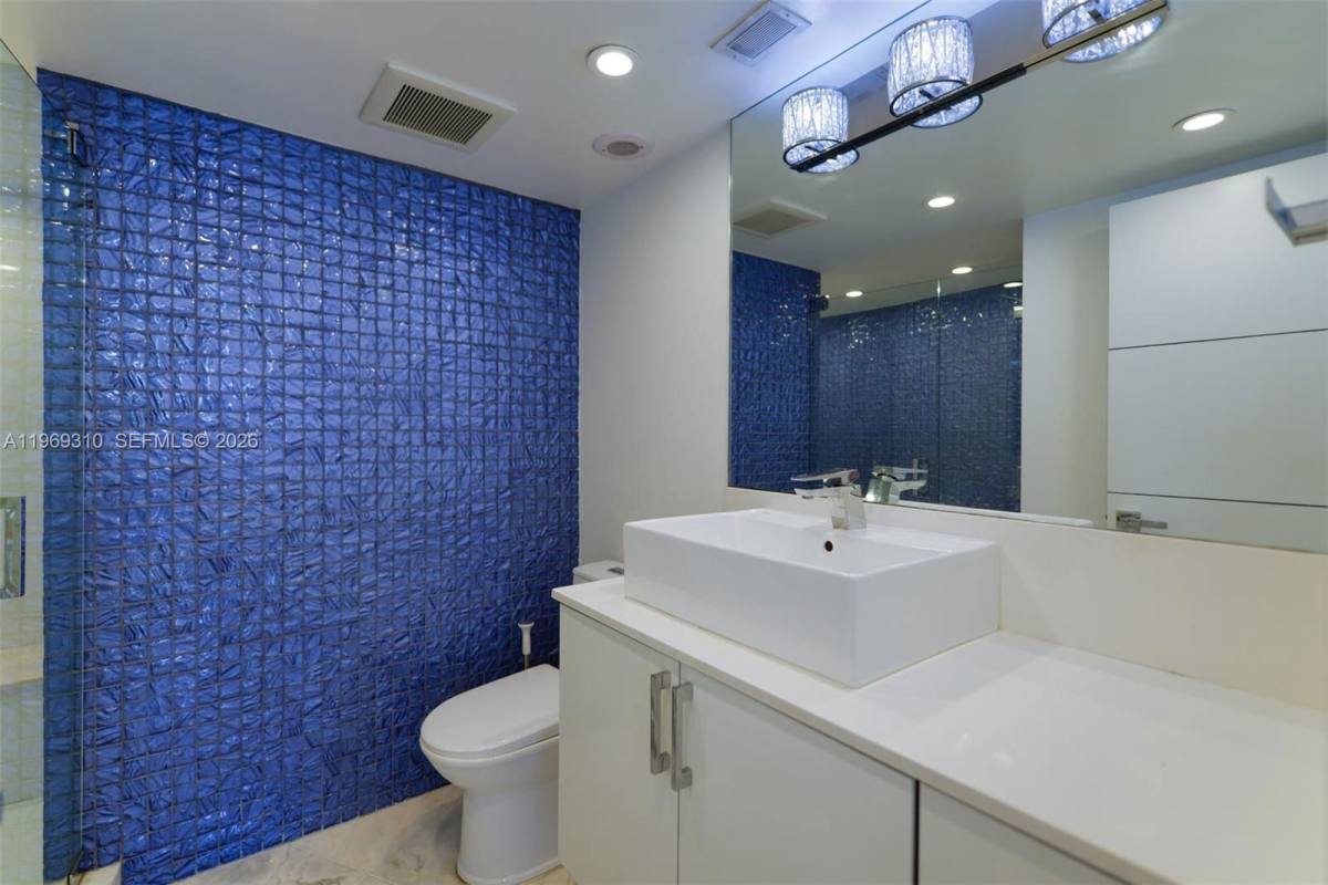 Apartment for rent at 19195 NE 36th Place #2707, Miami, FL 33180