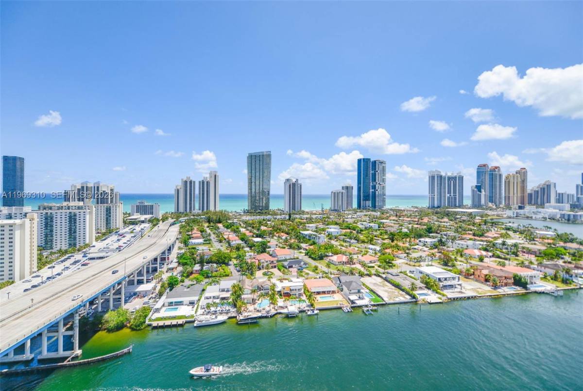 Apartment for rent at 19195 NE 36th Place #2707, Miami, FL 33180