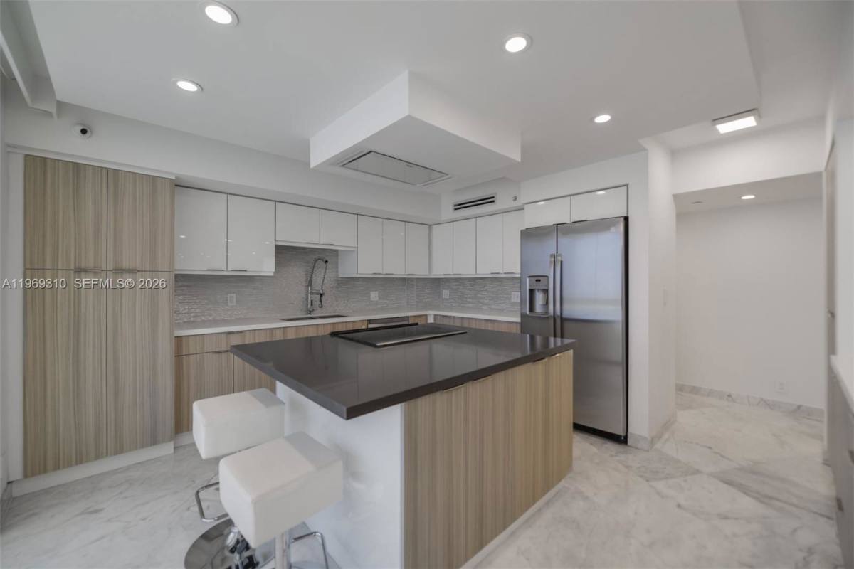 Apartment for rent at 19195 NE 36th Place #2707, Miami, FL 33180