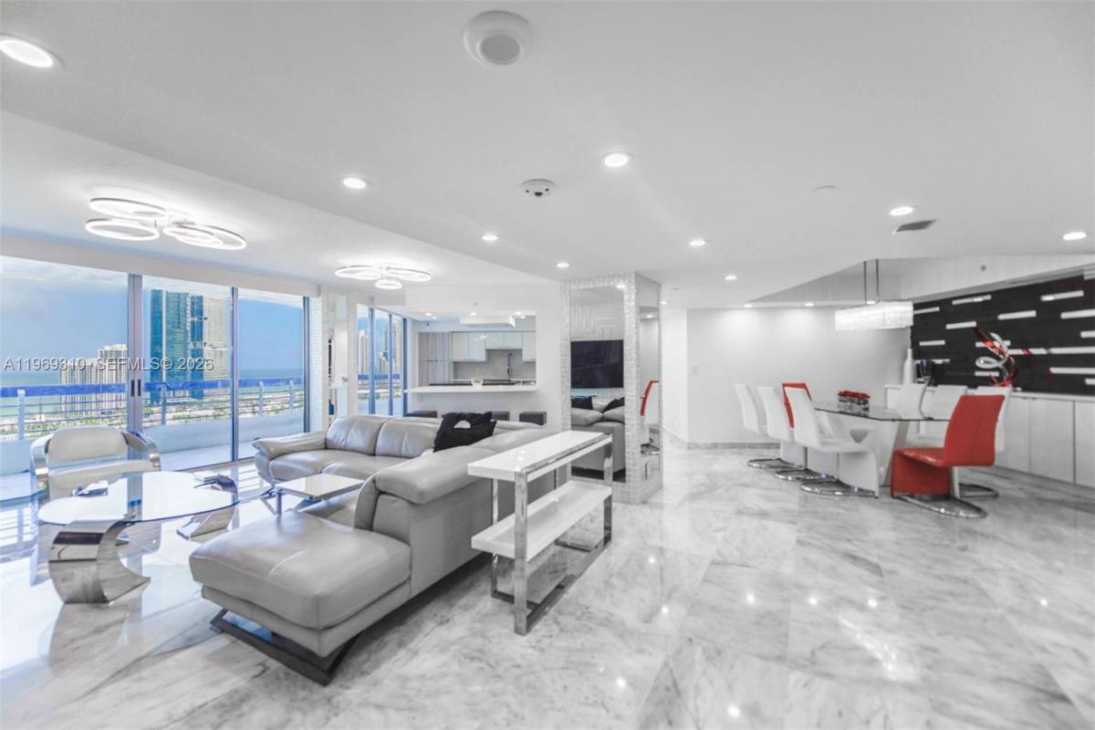 Apartment for rent at 19195 NE 36th Place #2707, Miami, FL 33180